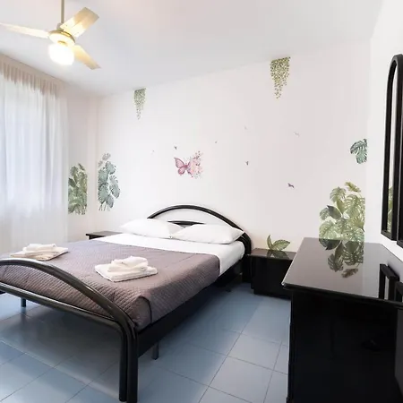 Casoli 11 - Vista Mare Apartment *